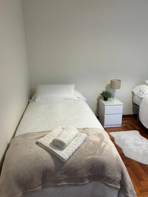 Centrico Apartamento Con Terraza Integrada Apartment Vigo Bagian luar foto